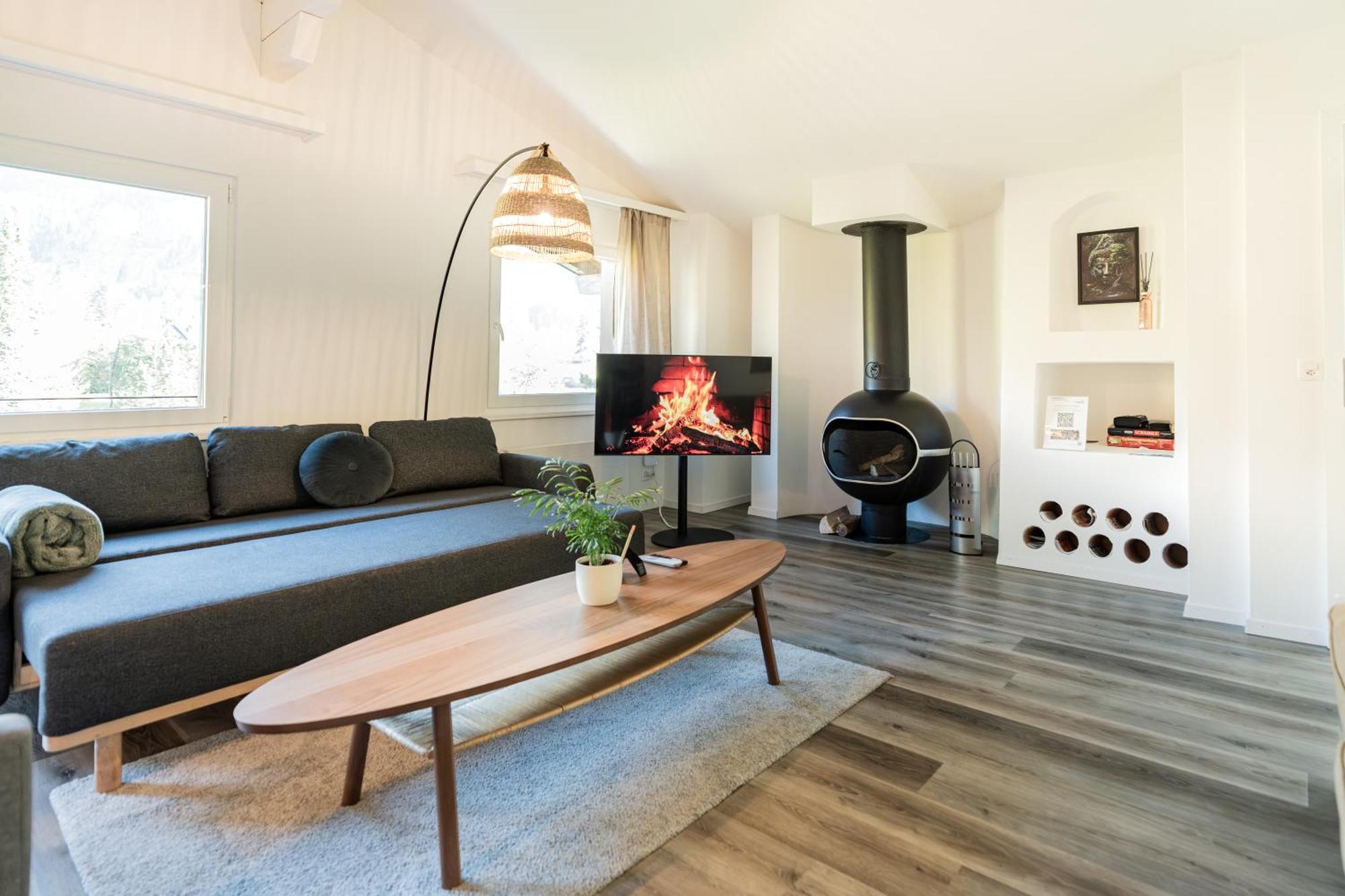 Unique Penthouse With Gallery And Mountain View Кандерстег Екстериор снимка
